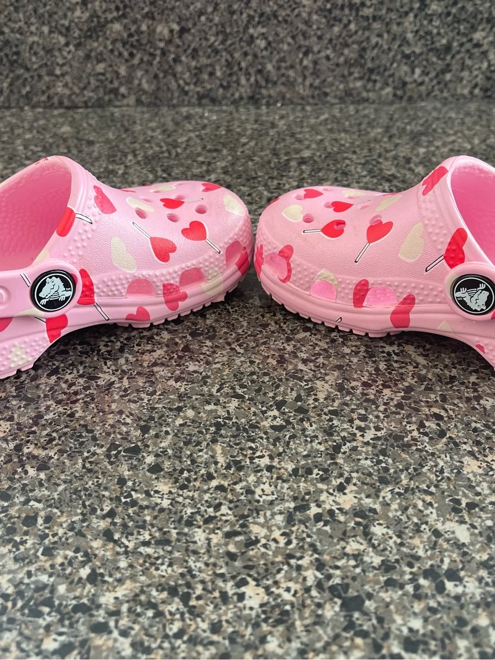Crocs Kids Pink Heart-Print Clog Shoes size 6